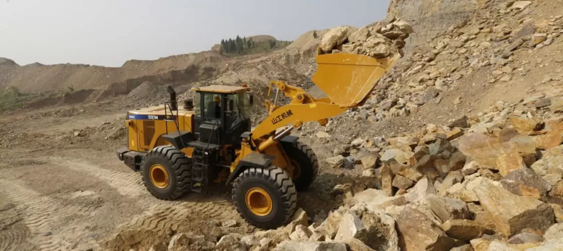 Відгуки про використання навантажувача SEM 656D
