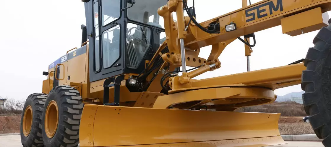 Огляд переваг конструкції автогрейдерів SEM
